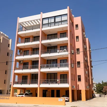 Isabella One Bedroom * לרנקה