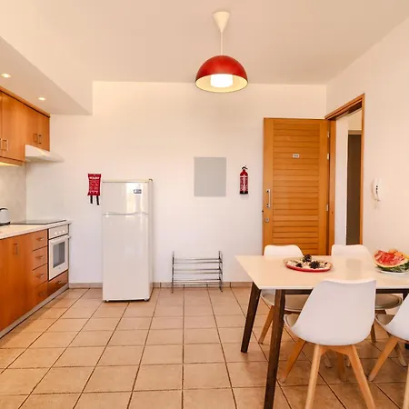 Isabella One Bedroom * לרנקה